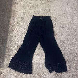 american eagle outfitters loose fitting pants. they are a size small.